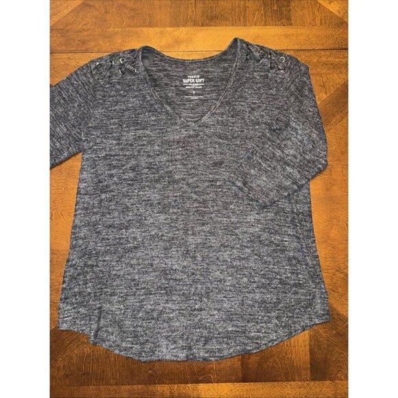 Torrid Super Soft Plush 3/4 Sleeve Sweater Lace Detail Shoulder Gray Sz. 1 1X - Picture 1 of 9